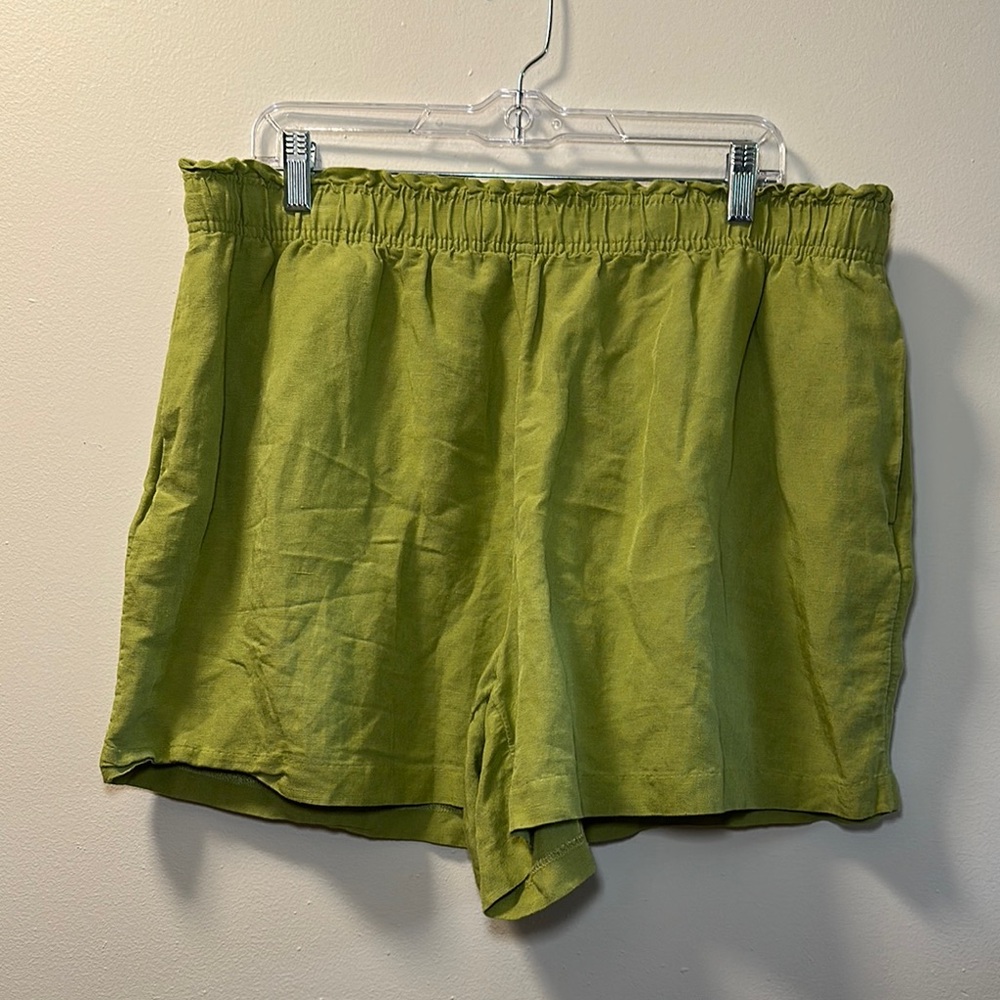 💛H&M Women’s Sage Green Linen Blend Shorts Size XL